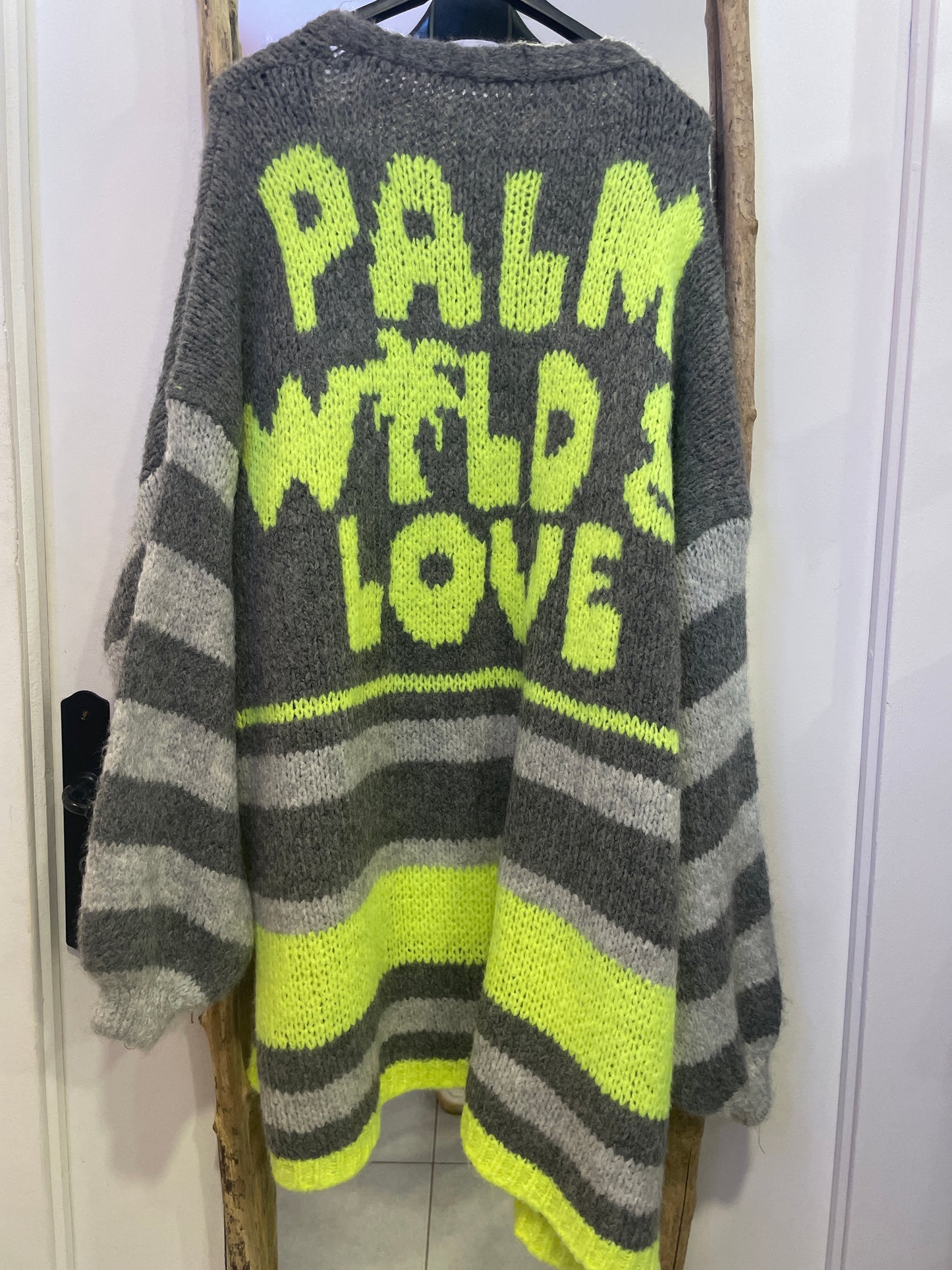 Gilet long lainage gris et jaune fluo imprimée dos Palm wild and love avec palmier . Idem mino du sud 